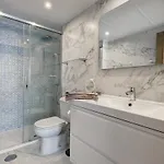 Apartamento Family-friendly With Sea View And Terrace