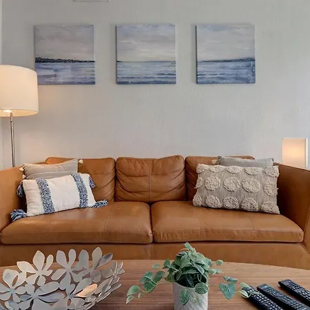 Family-friendly With Sea View And Terrace Apartament *