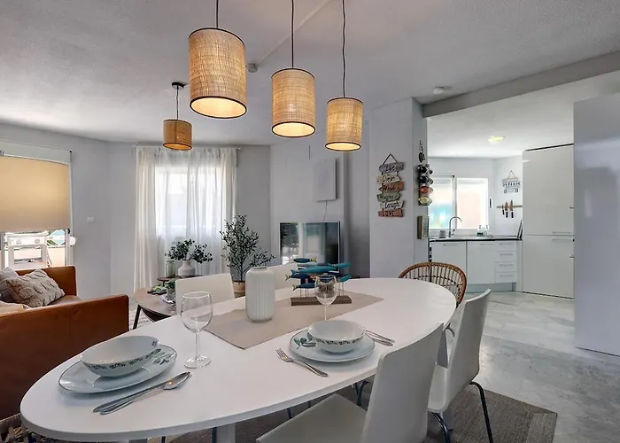 Daire Family-friendly With Sea View And Terrace