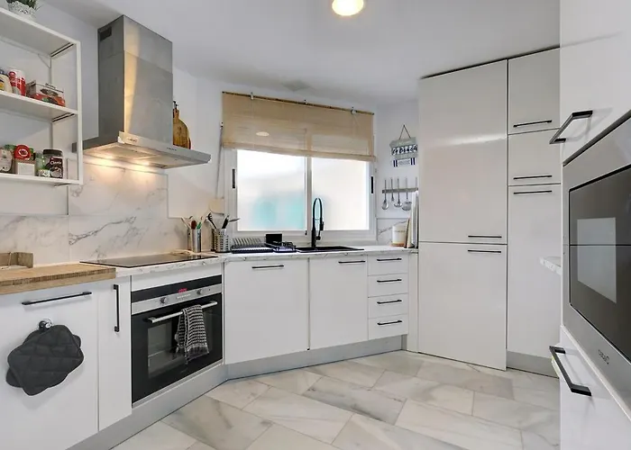 Family-friendly With Sea View And Terrace Appartement *