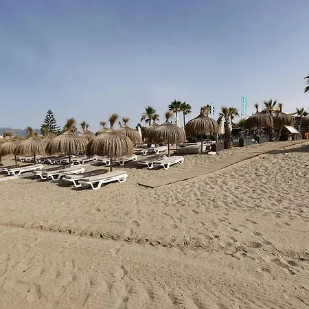 Апартаменти Family-friendly With Sea View And Terrace *